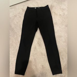 Kut from the Kloth Donna High Rise Ankle Skinny. Size 0.